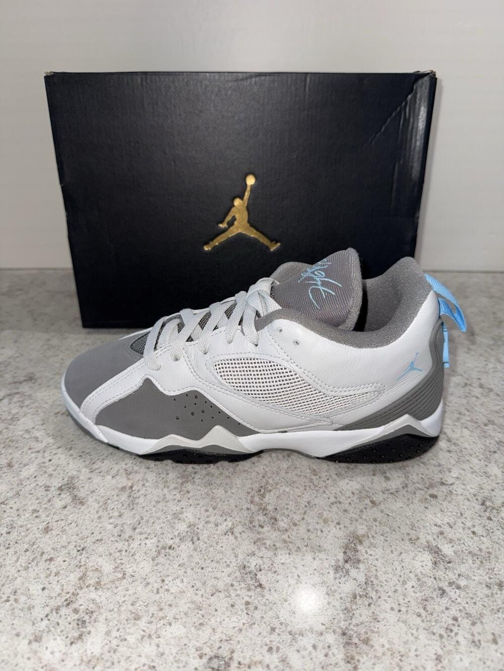 Jordan MVP 92 (GS) Youth Size 6 - Women Size 7.5 Photon Dust/Blue Chill